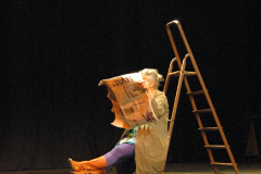 Félicité dans un arbre